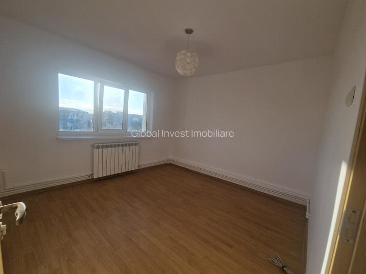 Navodari (Sud)- 2 camere decomandate, centrala gaze, liber -65.000euro - 15