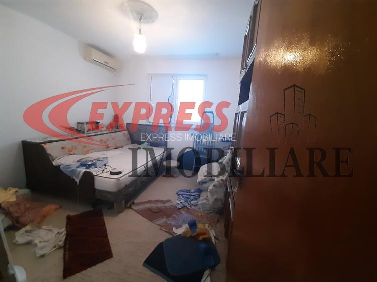 Titan, 1 Decembrie 1918, Penny - 4