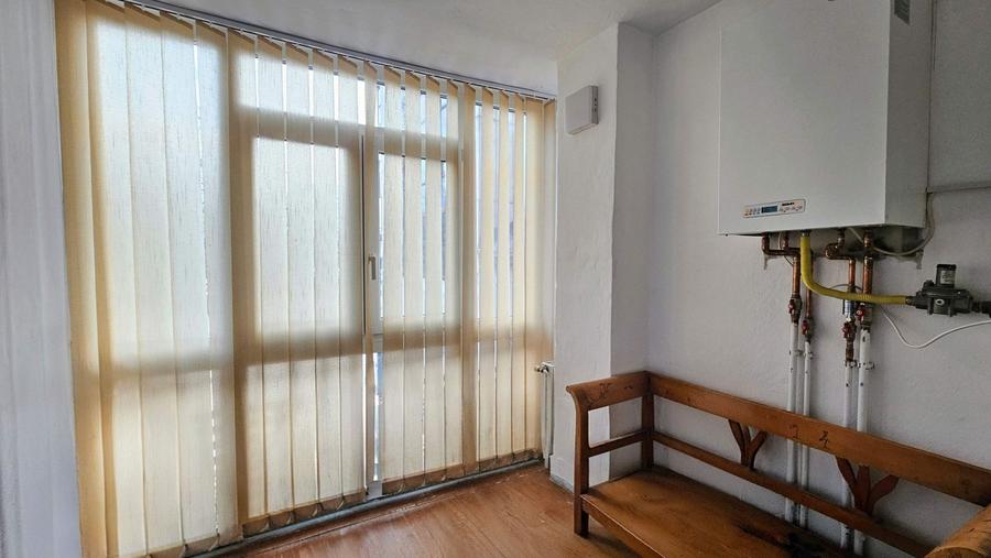 Zona Afi-Camera de comert apartament 3 camere etaj 1