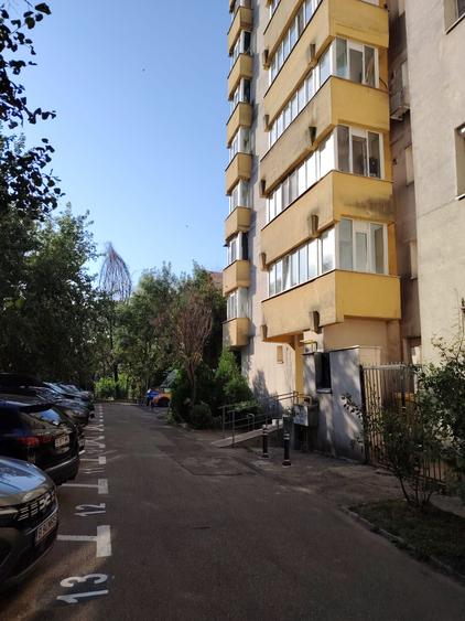 DOAMNA GHICA - ACCES DIRECT ÎN PARC! 4 camere decomandate - 80 mp utili!