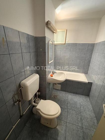 Apusului adiacent 3 camere semidec. 2 balcoane mari 95000 € - 6
