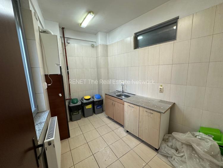 Vand o cladire de birouri,cabinete..etc. situata in Cotroceni ,zona exclusivista - 15