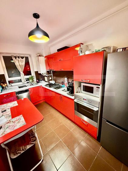 Apartament de vanzare, cu 2 camere, decomandat, etaj 7/8, zona Avantgarden  - 5