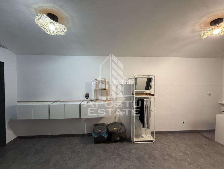 Apartament renovat cu o camera si curte, 2 bai, 50 mp, Piata Romanilor - 10
