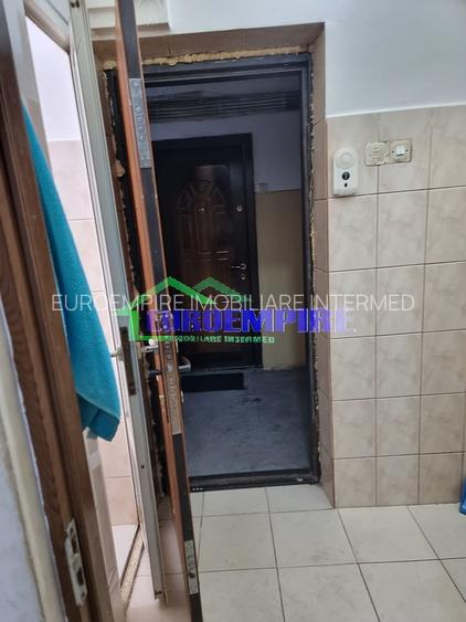 Garsoniera de vanzare Constanta zona Far - 5