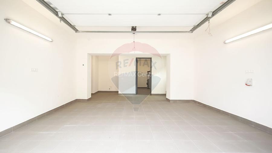 La poalele Tâmpei — vilă contemporană în Schei - 9