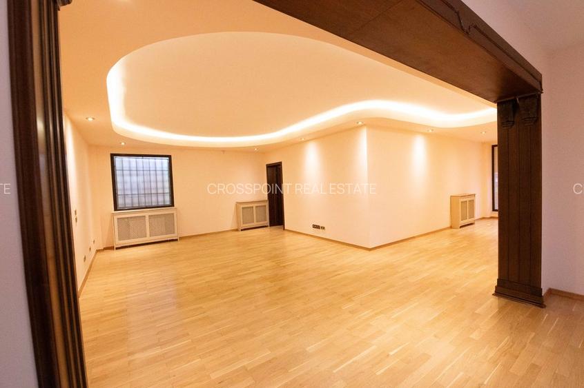 Vila cu piscina, 22 camere și consum ZERO, Baneasa – Romatsa - 4