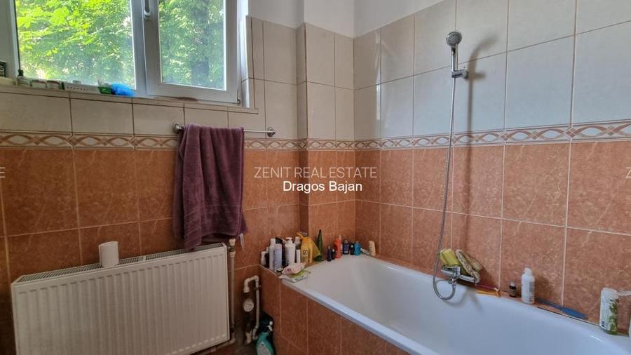 Bloc inclus in programul de consolidare // Garaj // Rosetti - 4