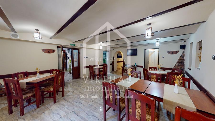 Vila/Pensiune cu 3 corpuri, 34 de camere, sala de fitness - Central - 4