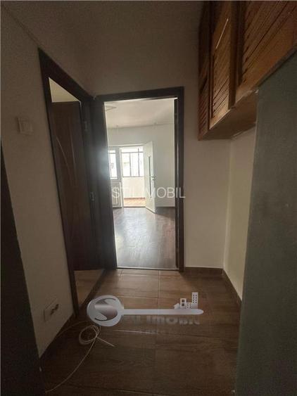 APARTAMENT 2 CAM DECOMANDAT PODU DE FIER ETAJ INTERMEDIAR - 10