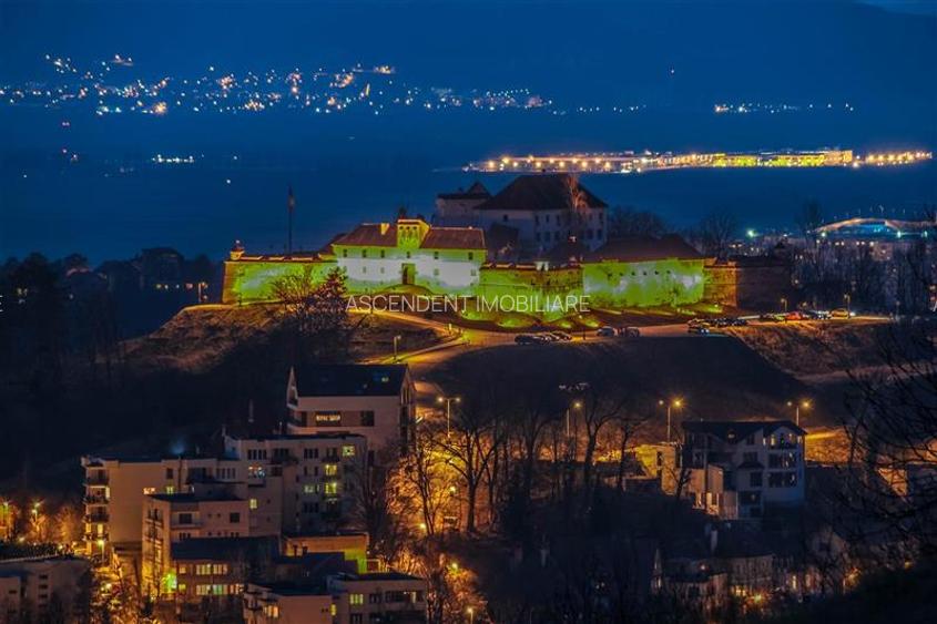 FILM! Castelariu: spectacol panoramic, locatie prestigioasa, exclusivist confort - 10