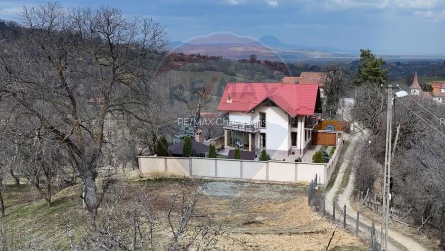 Casă de vânzare Bran Sohodol teren  intravilan 10.331 mp două locuințe - 37