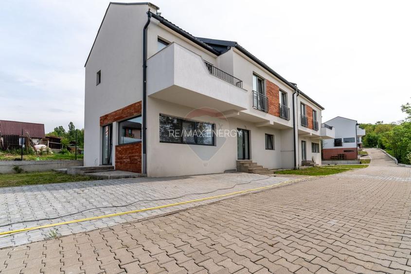 Duplex, 142mp, complex privat, toate utilitatile, asfalt, comision 0 - 7