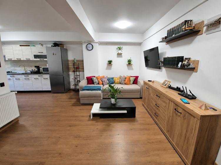 Apartament 3 camere, 62mp, 2 garaje, balcon 12mp, zona Sesul de Sus - 4