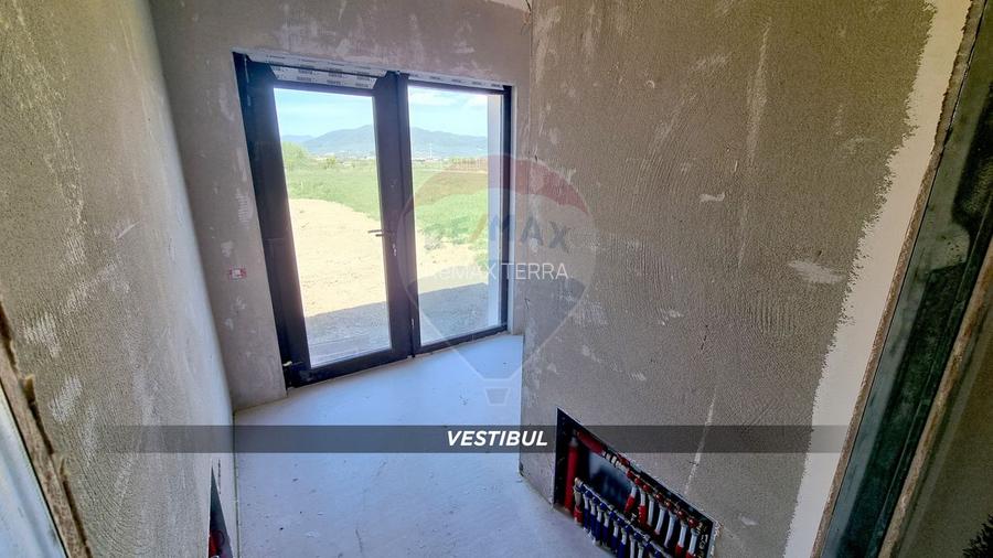 Vă propunem spre vânzare o casă deosebită - 29
