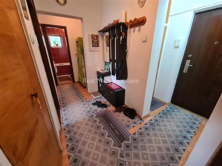 Apartament 2 camere decomandat, 2 balcoane,  etajul 2 Racadau Parcul Trandafiril - 7