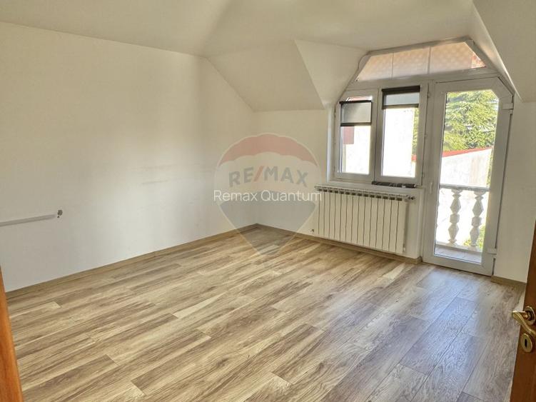 Casă / Vilă cu 6 camere de închiriat în zona Iosia - 9