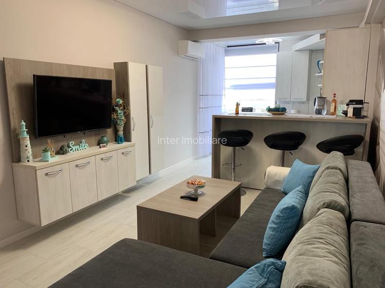 Apartament nou, 2 camere decomandat, 55 mp, prima linie la mare, cod 161296 - 2