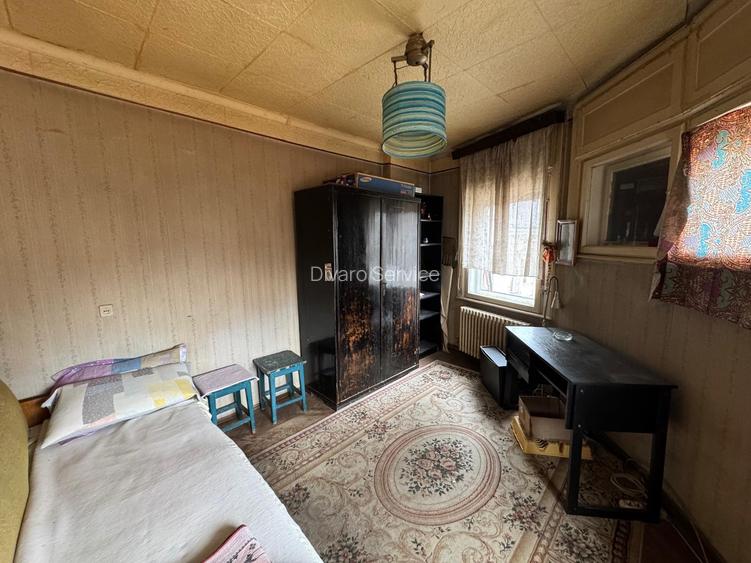 Vanzare apartament patru camere plus garsoniera in vila cartierul Armenesc curte - 15