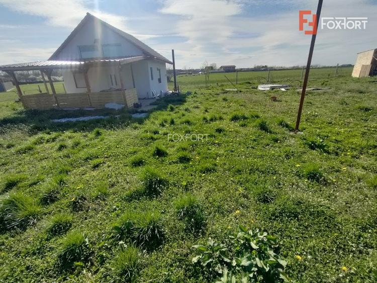 Teren de 2600 mp in Sanmihaiul Roman imprejmuit - ID V5057 - 4