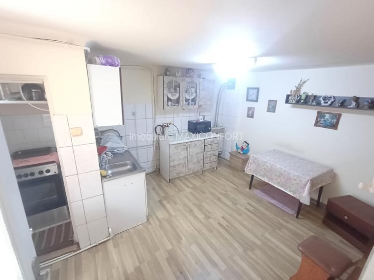 Vanzare casa 2 proprietari in curte - 6