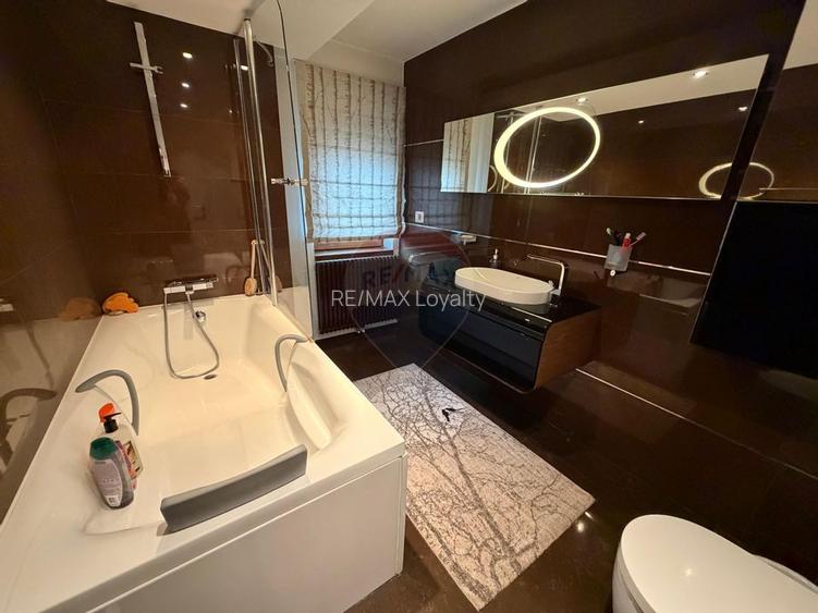 De vanzare Casă / Vilă cu 9 camere la lac cu piscina - 18