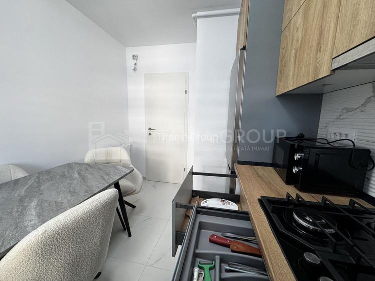 Prima inchiriere - apartament 3 camere decomandat, 2 băi, parcare, boxă, Coresi - 8