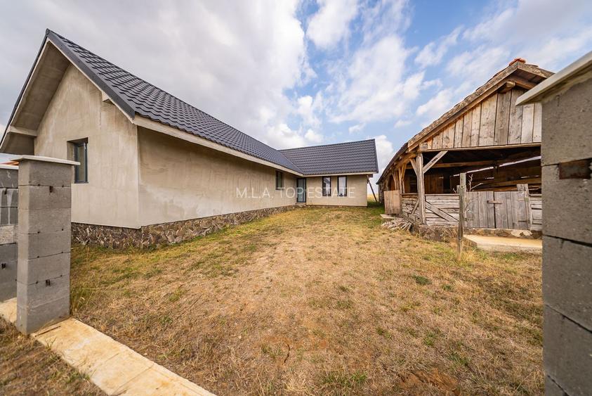 Casă de vânzare cu 3 camere in Alunis - 3