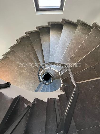 Aviatorilor - Vila spatioasa,  S+P+1E+M, CURTE 87 MP,  7 CAMERE, CENTRALA, GARAJ - 41