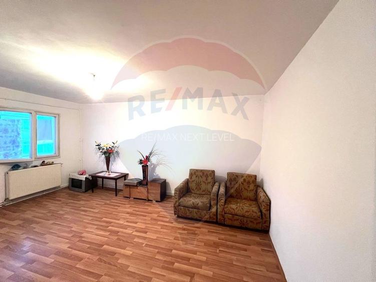 Apartament cu 3 camere decomandate de vânzare în zona Republicii - 2