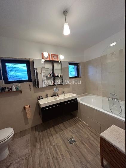 Proprietar - vând   casă/vilă  - 7