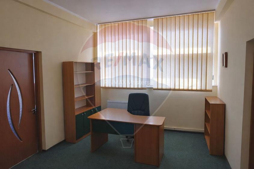 Spațiu comercial de vânzare - 11