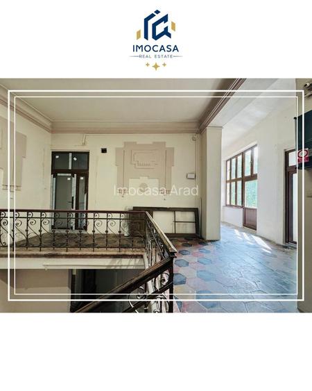 De vanzare Apartament de renovat 4 camere generoase Central Arad - 6