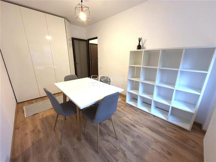 Apartament cu 3 camere, 60 mp, cu Parcare, str. Uranus - 4