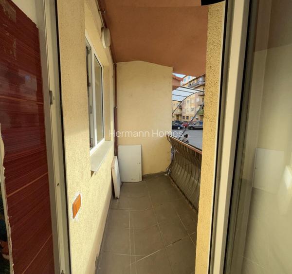 Apartament 3 camere - 64 mp - parter inalt - 2 balcoane - 7