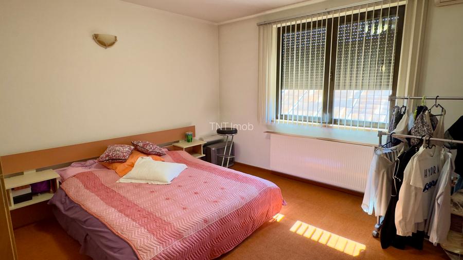 Vila individuala P+1+M cu deschidere la Lacul Snagov, piscina, sauna, ponton ! - 10