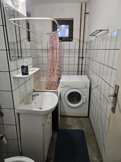 Apartament trei camere la intersectia Spitalului Judetean cu Girocului - 3