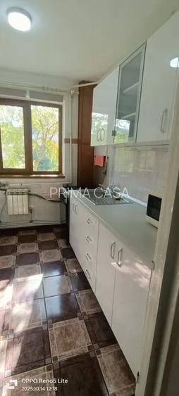 Numar camere: 3  Localizare:  Zona Bd. N. Balcescu –  Jud. Buzau  Etaj: 3 din 4 - 3