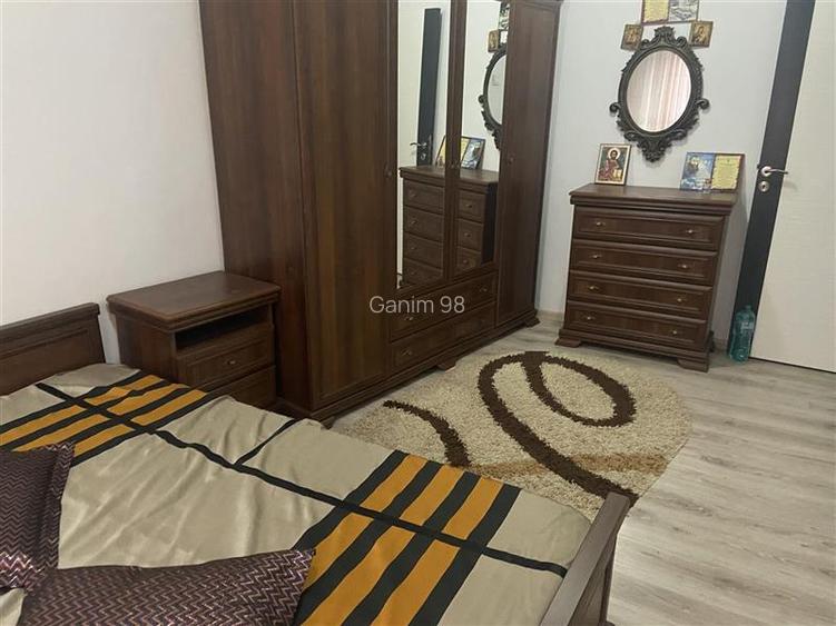 Apartament 4 camere , zona Piata Moldovei -Scoala nr 2 , decomandat 80 mp , imbu - 5