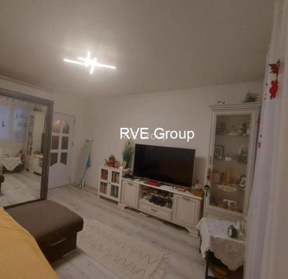 Garso. 1973, 39 mp, balcon, bloc mixt - 100 m. metrou Romancierilor - 3