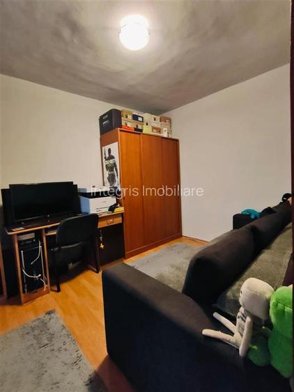 Apartament cu 2 camere, semidecomandat, tip X, zona Iosia - 8