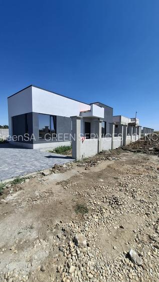 Ciutaci - Salciei, 800 mp, deschidere 40 m, drum 11 m, langa vile in constructie - 6