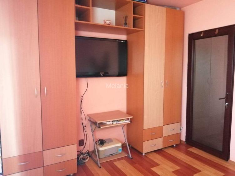 Apartment 3 camere decomandat, mobilat, doua balcoane, centrala gaze. Negociabil - 13