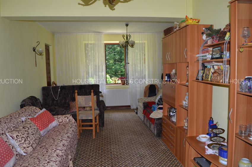 Vila cu 11 camere situata in Predeal,Cioplea ,panorama spectaculoasa - 3