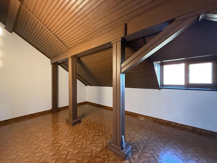 Vila spațioasă în Sisesti | 600 mp | 9 locuri de parcare | Teren 1500 mp