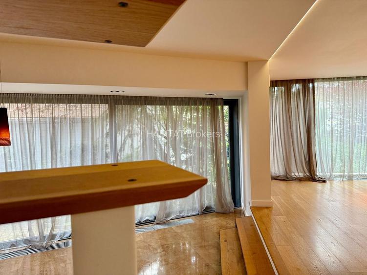 Refined Luxury Residence | Exclusive Villa with Private Spa - 4
