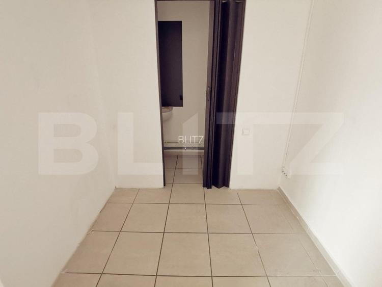 Spatiu Comercial, 41 mp, vitrina, trafic intens, 2 locuri de parcare, A.I. Cuza - 3