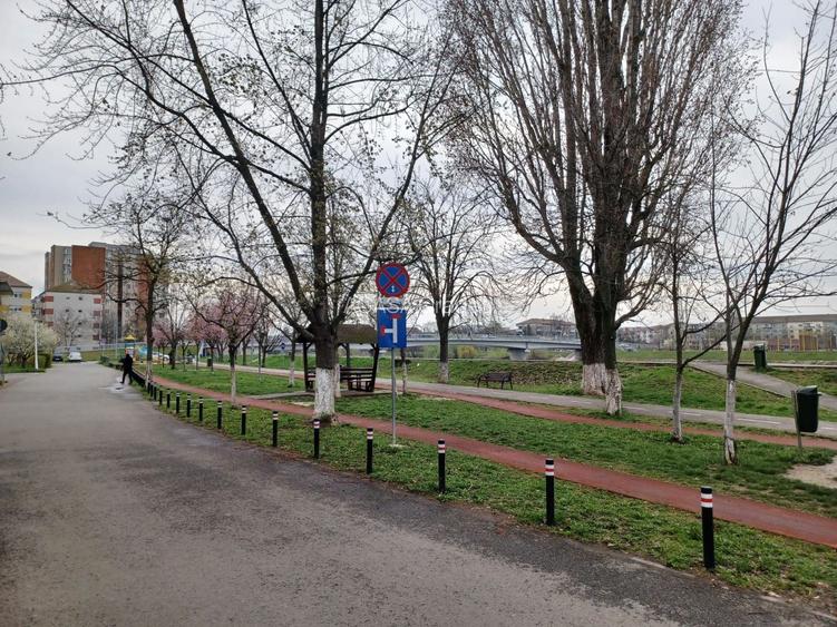 Chirie, 2 dormitoare, str. Sovata. 400 E/lună negociabil. Comision 0. - 17