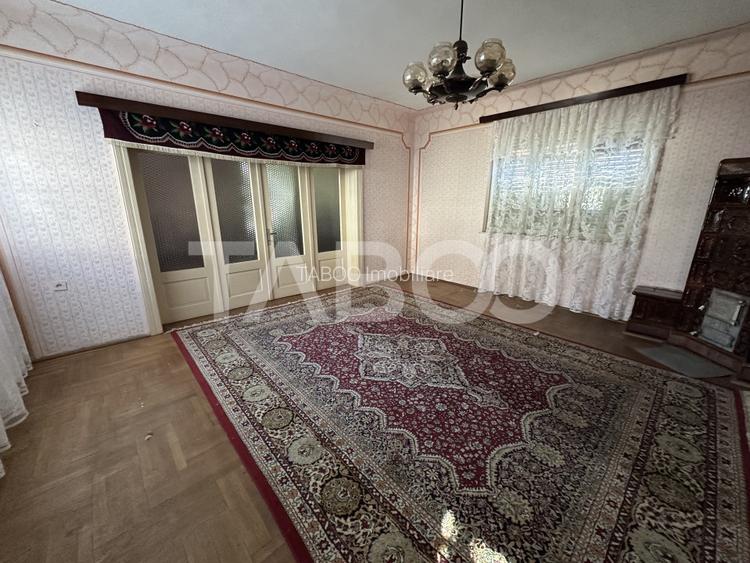 Casa cu potential de investitie 280 mp utili teren liber 2064 Cincu - 8