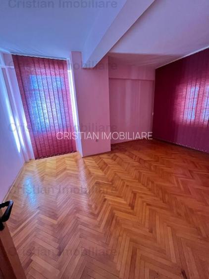 Super Pozitie ! Vila P+1+M zona Centrala 640mp construiti - 20